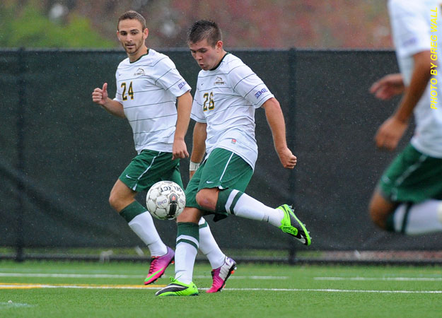 Men’s soccer fall to American Int’l, bounce back at Felican