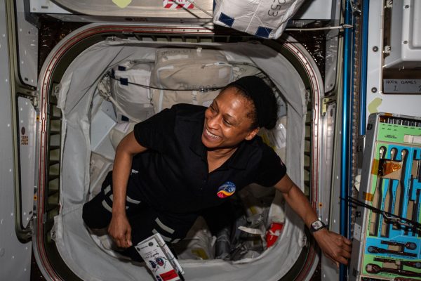 From Syracuse to the Stars: Old Friend Marvels at Success of Astronaut Jeanette Epps